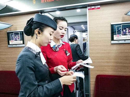 初三學(xué)航空乘務(wù)專業(yè)去哪個學(xué)校好？