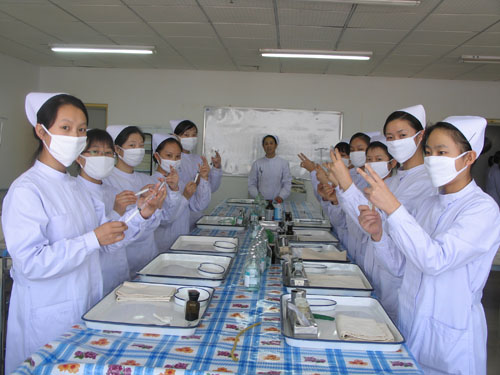 學習基礎差能到河北同仁醫(yī)學中專學校學醫(yī)嗎？