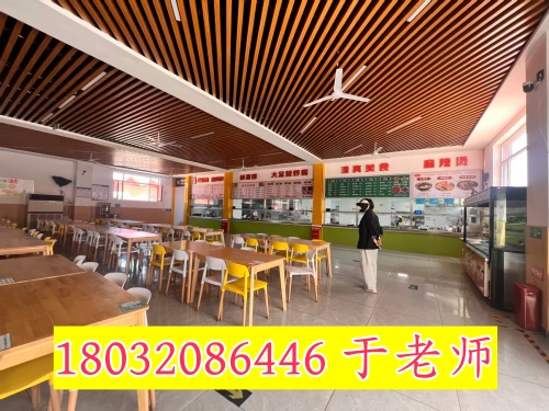 河北同仁醫(yī)學中等專業(yè)學校的學生每月吃飯多少錢？