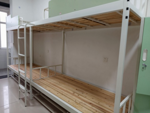 石家莊東華鐵路學(xué)校學(xué)生讓帶手機(jī)嗎？