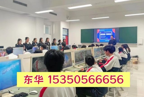 石家莊東華鐵路學(xué)校有校服嗎？平時(shí)讓穿校服嗎？